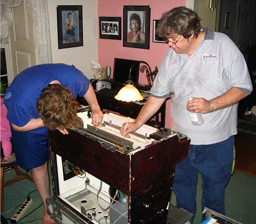 Jimmy Moore and Jimmy Moore cleaning up Mellotron M400 #408