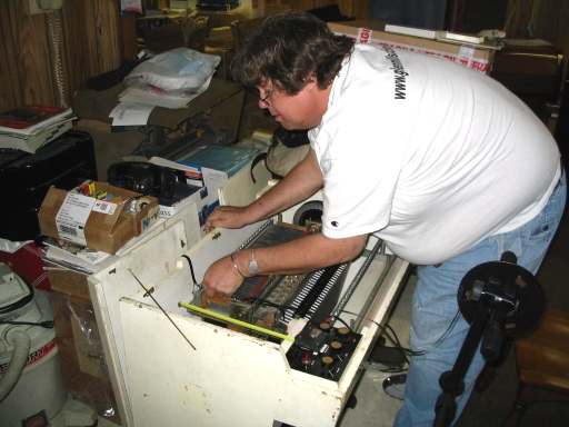 Jimmy Moore lacing a Mellotron M400 tape frame